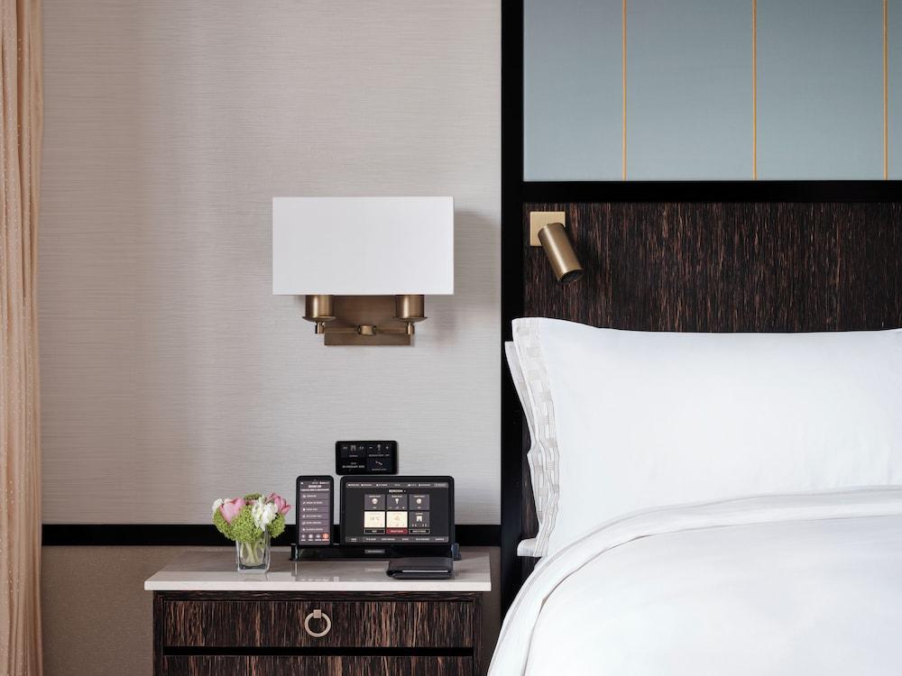 The Peninsula London Room Type - Grand Premier Terrace Room, 2 Twin Beds
