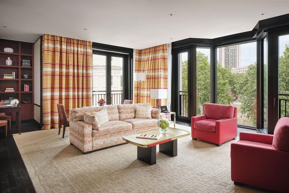 The Peninsula London Room Type - Grand Premier Park Suite, 1 King Bed The Peninsula London Room Type - Grand Premier Park Suite, 1 King Bed