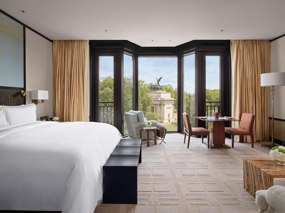 The Peninsula London Room Type - Grand Premier Park Room ,1 King Bed