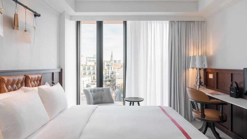 Ruby Stella Hotel London - Tap to explore photos