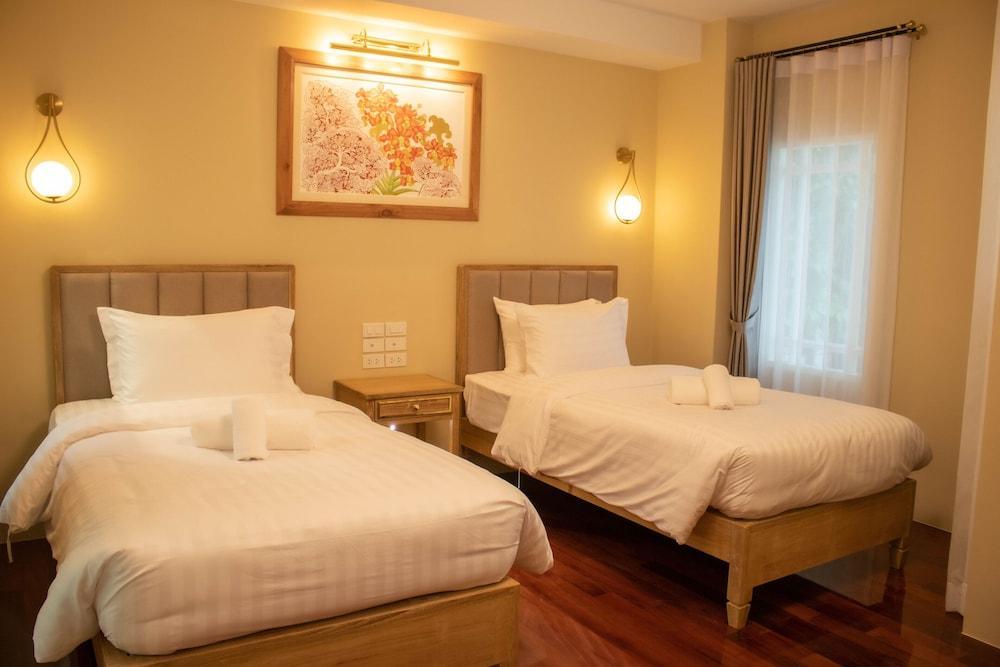 Siri Ratchadamnoen Bangkok Hotel Room Type - Deluxe Twin Room