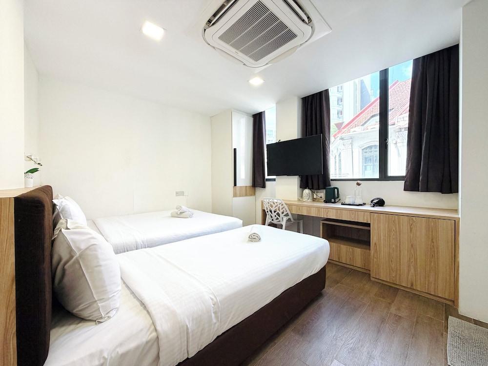 Aura Hotel Mackenzie Room Type - Classy Triple Room