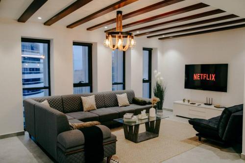 Luxury 3 Bedroom Sub Penthouse - Tap to explore photos
