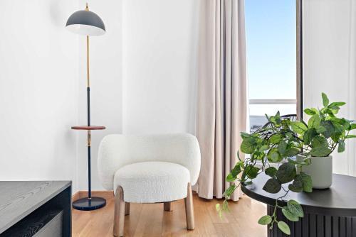 Silkhaus cozy Studio at Al Bandar Marina with gym - Tap to explore photos