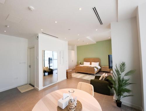 Luxurious Studio with Beach Access at PixelT31106 - Tap to explore photos