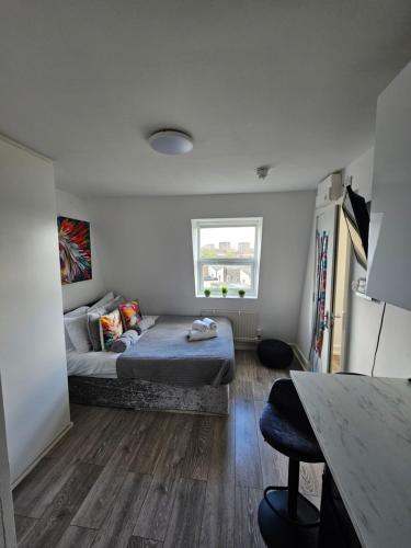 Cozy and Small Studio Zone 2 near Maida vale 6 - Tap to explore photos