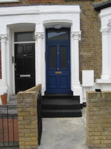 Corbyn Street Flat 2 - Tap to explore photos