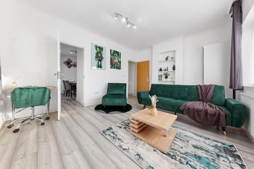 Green Hype - 10 mins to stadium - Sleeps 8 - Tap to explore photos