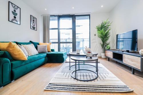 Stylish London 1 Bed Flat - 5 mins from Canary Wharf - Tap to explore photos