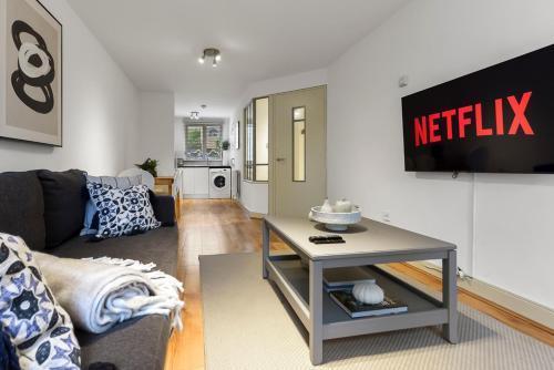1 Bed Garden Flat- Belsize Park - Tap to explore photos