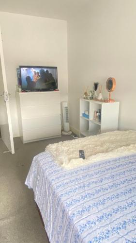 Nice room on the friendly flat - Tap to explore photos