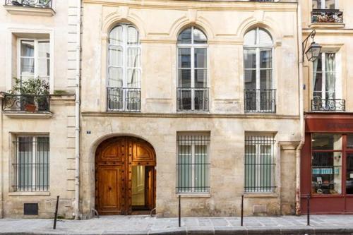 Amazing Premium flat, fantastic location, 1290 Sqf