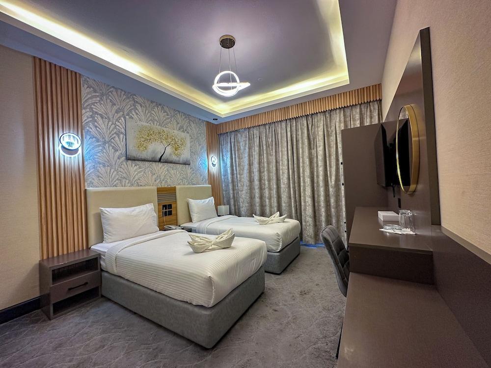 GOLD SKY AVENUE HOTEL Room Type - Standard Twin Room