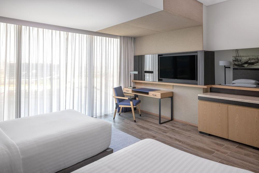Marriott Marquis Dubai Creek Room Type - Deluxe Room, 2 Twin Beds, City View Marriott Marquis Dubai Creek Room Type - Deluxe Room, 2 Twin Beds, City View