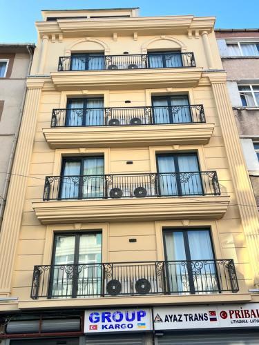 Golden Stoneluxe İstanbul Hotel Room Type - Deluxe Double Room with Balcony Golden Stoneluxe İstanbul Hotel Room Type - Deluxe Double Room with Balcony