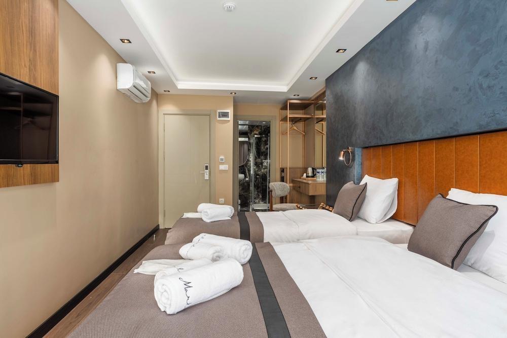 Marlon Hotel Room Type - Deluxe Triple Room