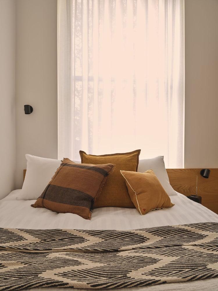 The Marloes Room Type - The Deluxe One Bedroom Suite