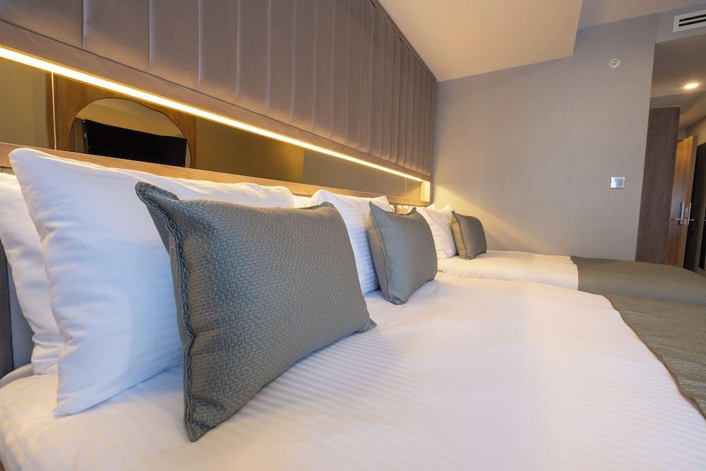 Buke Hotel Bomonti Room Type - Deluxe Triple Room Buke Hotel Bomonti Room Type - Deluxe Triple Room