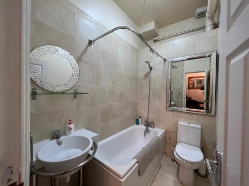 Comfy Apartments - Finchley Road - Tap to explore photos