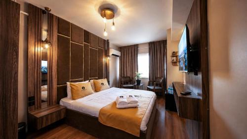 ALI KHAN HOTEL Room Type - Large Double Room ALI KHAN HOTEL Room Type - Large Double Room