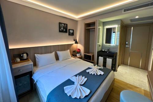 Woxx Hotel Room Type - Standard King Room