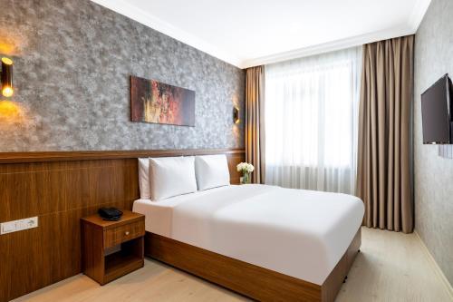 Diamond Beyazit Hotel Room Type - Deluxe Double - Check-In 2PM
