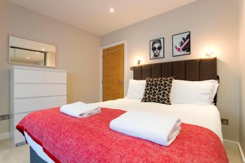 Madison Hill - Byrne Garden 3 - One bedroom home - Tap to explore photos