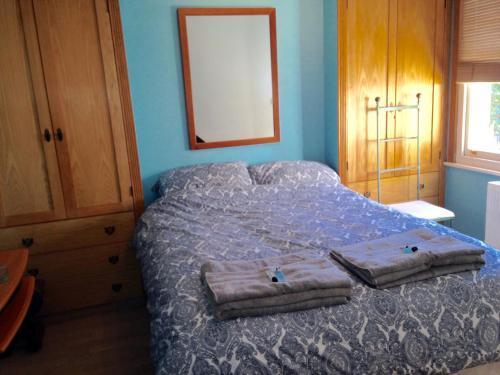 Gabe's Rooms in Central London - Tap to explore photos