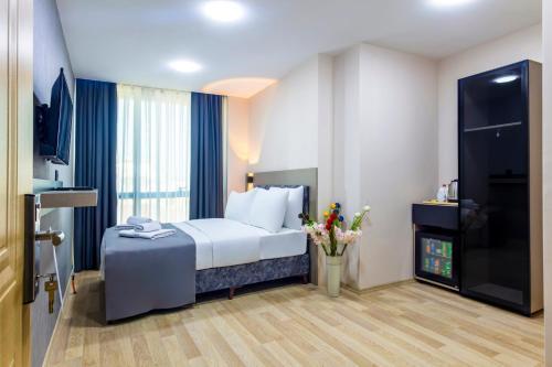 The Business Class Hotel Room Type - Superior Double Room
