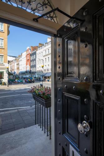 Mayfair Residences - Tap to explore photos