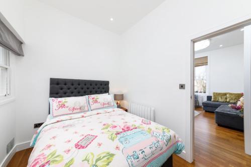 Paddington Bliss Suite - Tap to explore photos