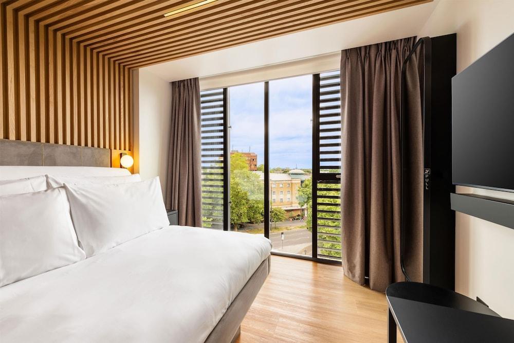 YOTELPAD London Stratford Room Type - Studio, 1 Double Bed (Pad Plus)