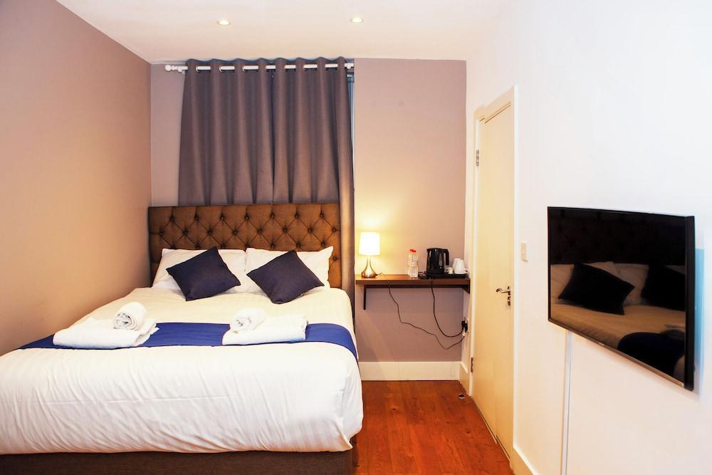 Putera Puteri Residence Room Type - King Room