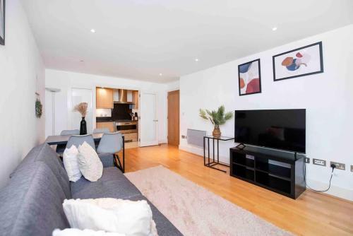 Terraced riverview apartment - Tap to explore photos