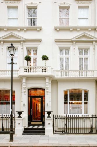 Grand Hotel Bellevue London - Tap to explore photos