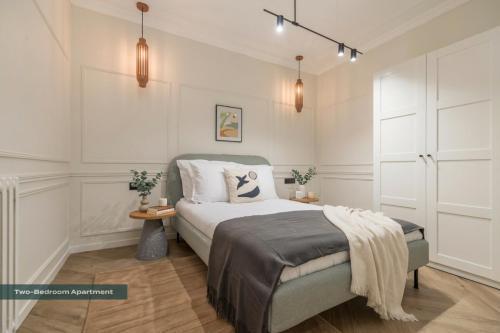 PoeticStay - Champs d'Elysée - Galilée Room Type - Two-Bedroom Apartment