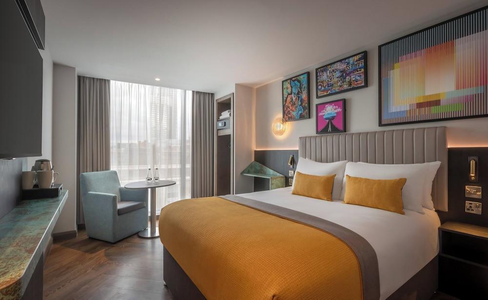 Maldron Hotel Shoreditch London Room Type - Deluxe Double Room