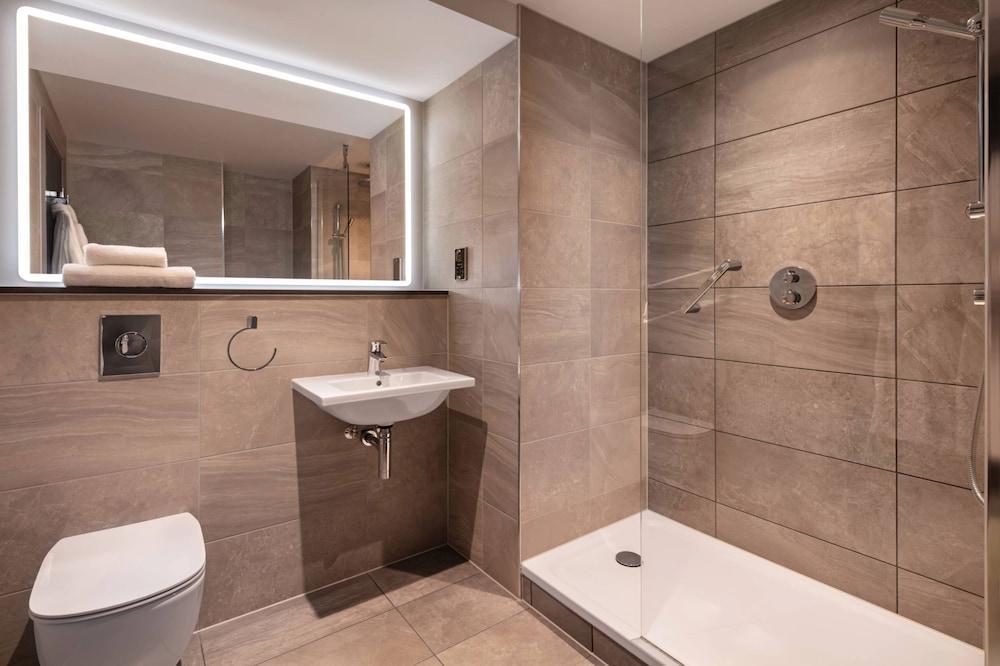 Maldron Hotel Shoreditch London - Tap to explore photos