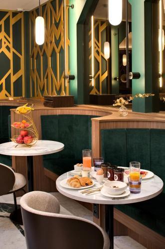 Artemisia Montmartre Room Type - Classic Room
