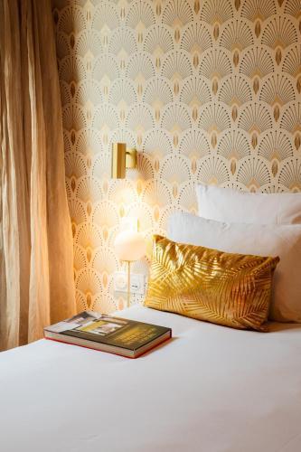 Artemisia Montmartre Room Type - Superior Room