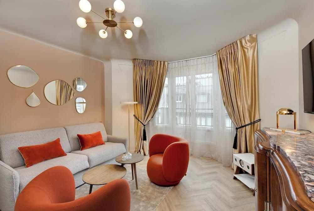 Artemisia Montmartre Room Type - Suite