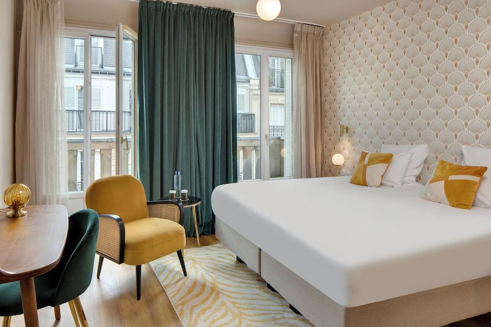 Artemisia Montmartre Room Type - Superior Room