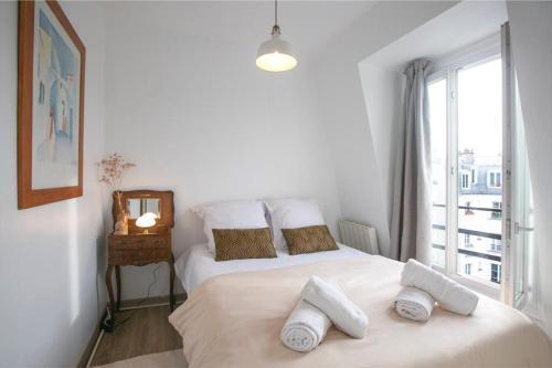 Heavenly & Cozy Parisian Flat - Place Voltaire - Tap to explore photos