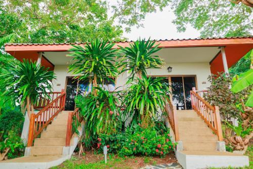 Lamai Bayview Boutique Resort Room Type - Superior Twin Room with Garden View