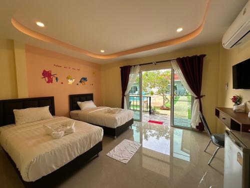พัชรี รีสอร์ท ภูเก็ต Patcharee Resort Phuket Room Type - Twin Room with Pool View พัชรี รีสอร์ท ภูเก็ต Patcharee Resort Phuket Room Type - Twin Room with Pool View