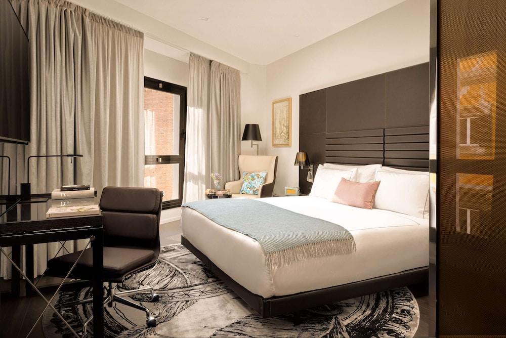 art'otel Rome Piazza Sallustio Room Type - Deluxe Room, 1 King Bed (Art)