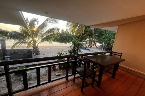 Room Beach Samui - Tap to explore photos