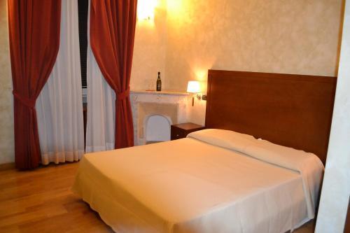 Dipendenza Hotel Galileo Room Type - Double or Twin Room