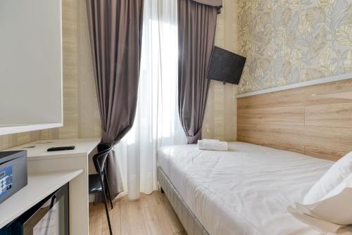 Rome's Gloria Hotel - Tap to explore photos