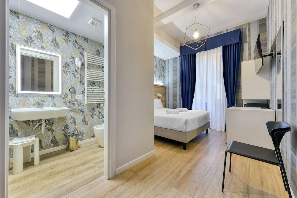 Rome's Gloria Hotel Room Type - Standard Double Room